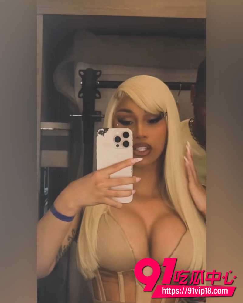 CardiB约会尼日利亚门将Maduka 2 CardiB约会尼日利亚门将Maduka 2