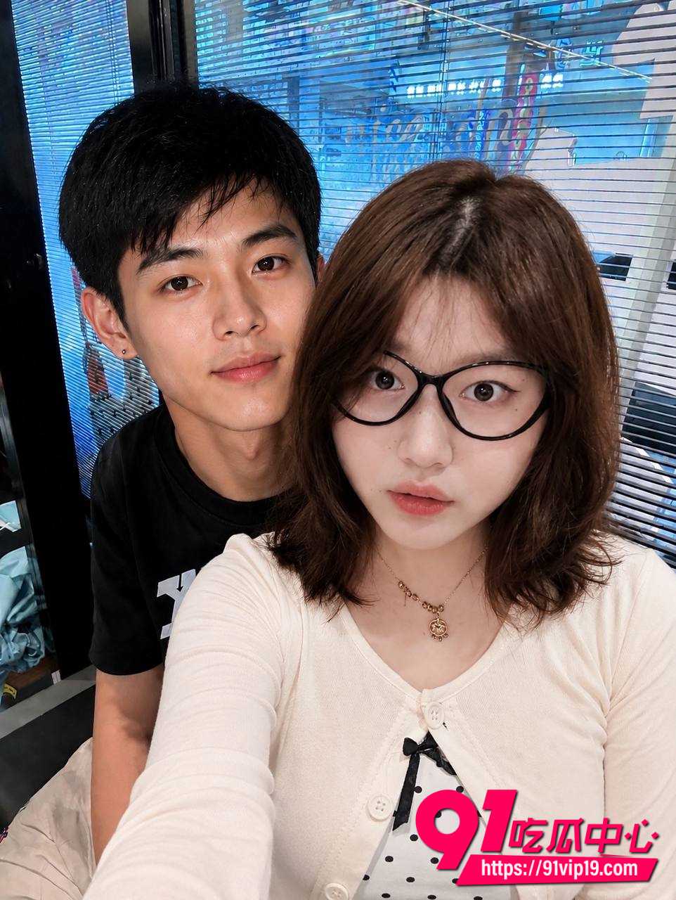 异国恋渣男实锤浙师大男友人设崩塌!一边哭穷让女友出国留学抖音却小三无数 寒假东北旅游删小三避开我?朋友和高中同学曝光聊天记录