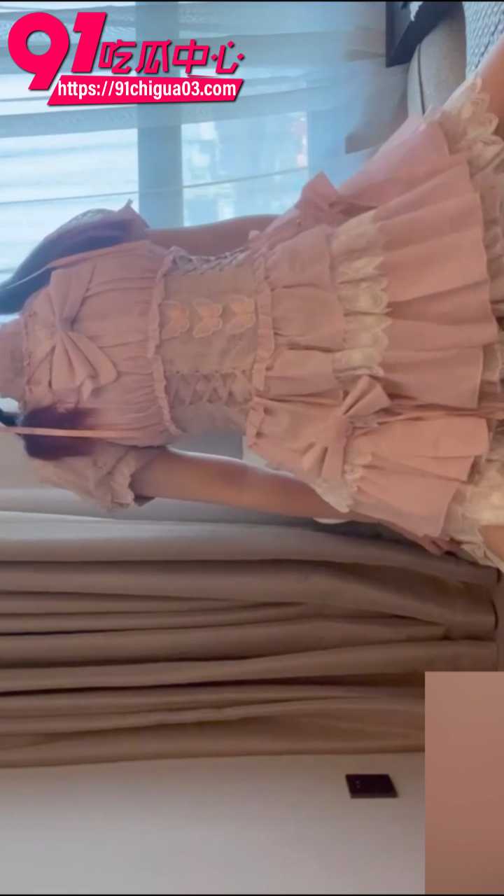 小萝莉被啤酒肚拉住双马尾后入暴力抽插小嫩穴6 小萝莉被啤酒肚拉住双马尾后入暴力抽插小嫩穴6