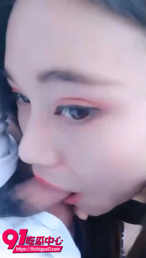 美女户外勾引大叔无套性爱3